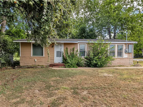 1100 W 17th St, Bryan, TX 77803