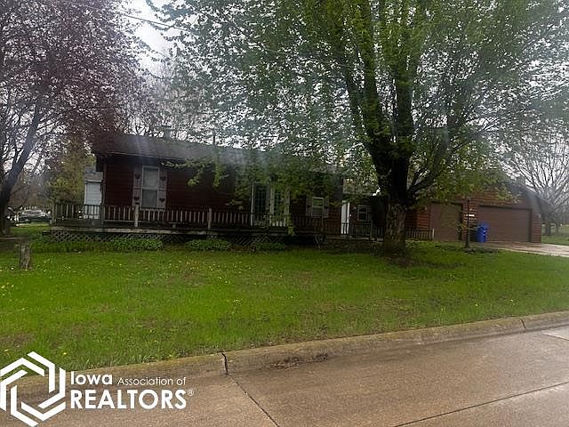 1st image of 540 2nd St NE