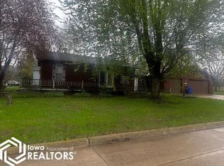 540 2nd St NE, Britt, IA 50423