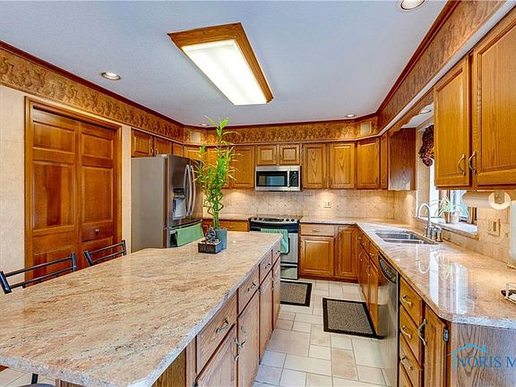 3rd image of 6004 Deepwood Ct