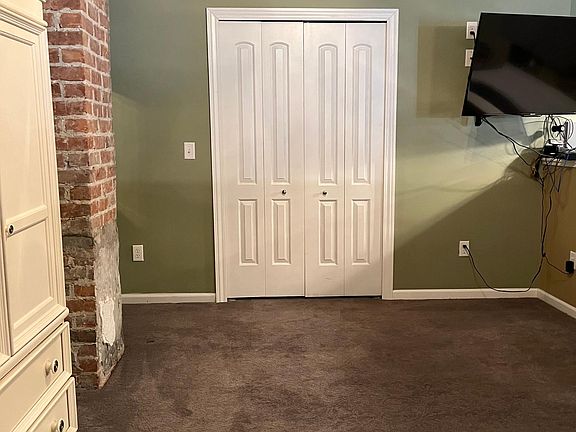 5th image of 848 Oak St #1