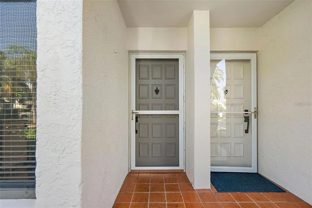 2 bed, 2.0 bath, 915 sqft, $2,800 — Photo 3