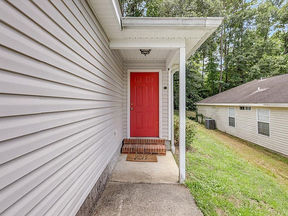 5th image of 2689 Fairmount Ln