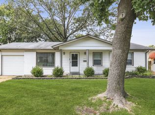2223 Farnham Ln, Florissant, MO 63033
