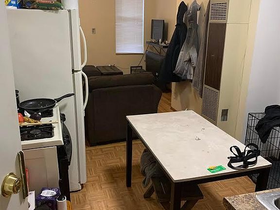 5th image of 1356 N Greenview Ave #1R