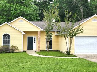 6808 Red Bud Ln, Ocean Springs, MS 39564