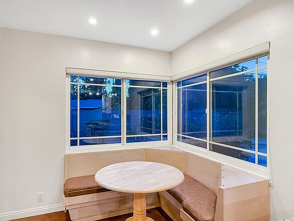 5th image of 2411 Lee Ave