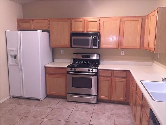 4th image of 1611 Amarillo Springs Ave #33
