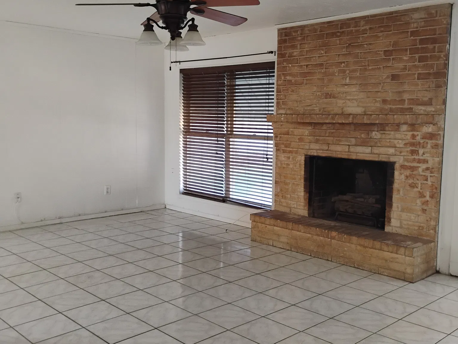 4 bed, 1883 sqft, $2,250 — Photo 3
