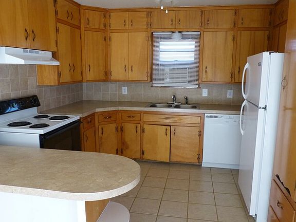 5th image of 703 Dixie Dr