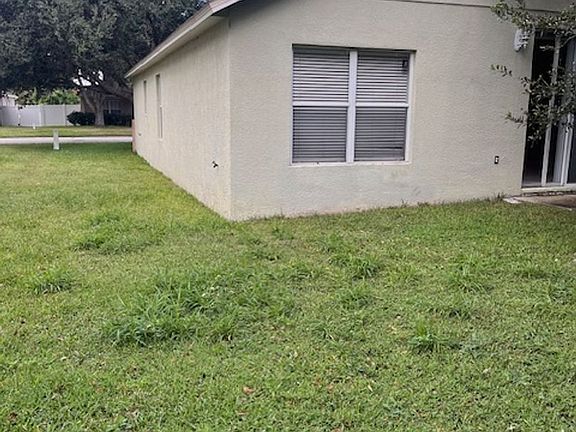 4th image of 305 Citrus Landing Dr