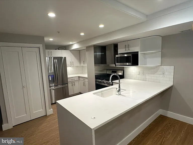 815 King St #3D — Photo 4