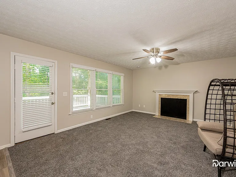 745 Mountain Oaks Pkwy — Photo 5