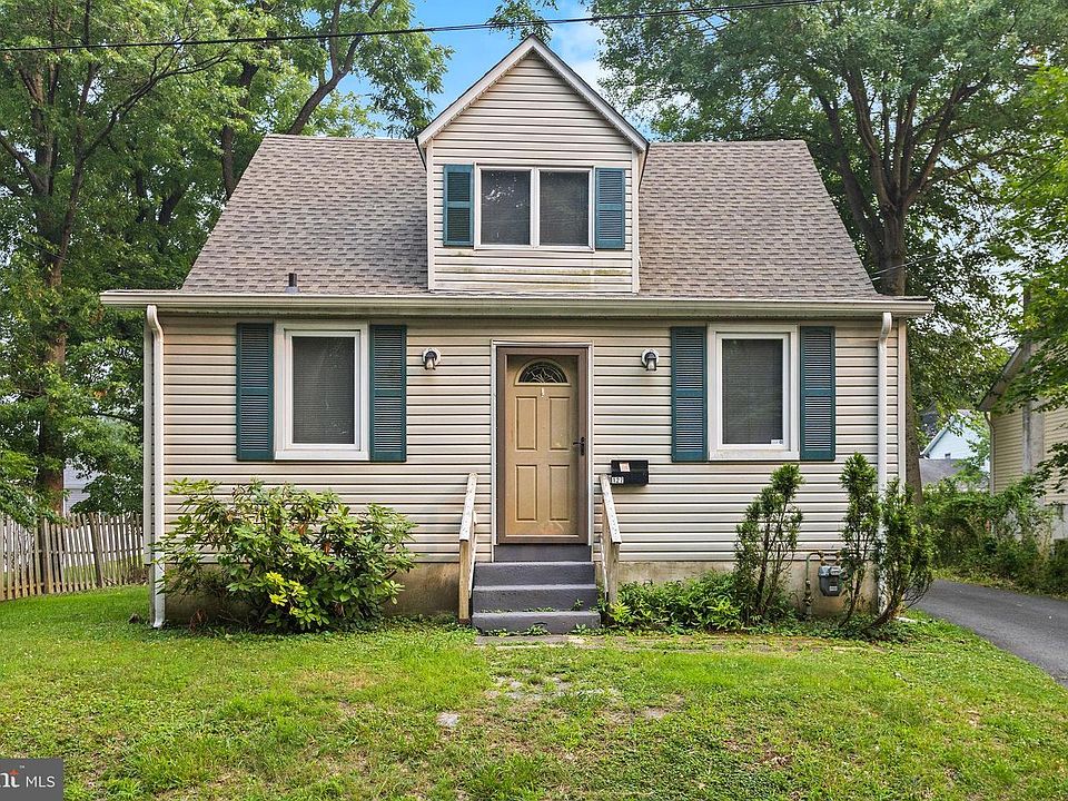 1st image of 127 Green Ln