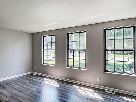 3rd image of 450 Bluestem Ave