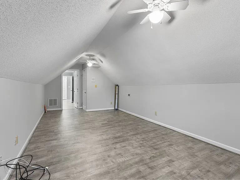 502 Westfield Ln — Photo 35