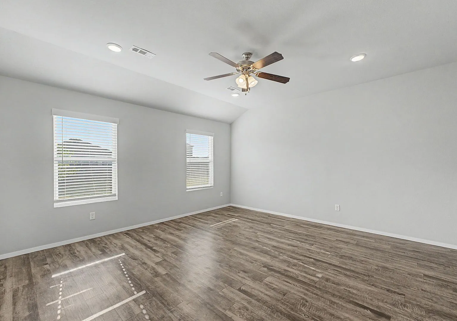 Fayetteville home | 3bed 2bath — Photo 4