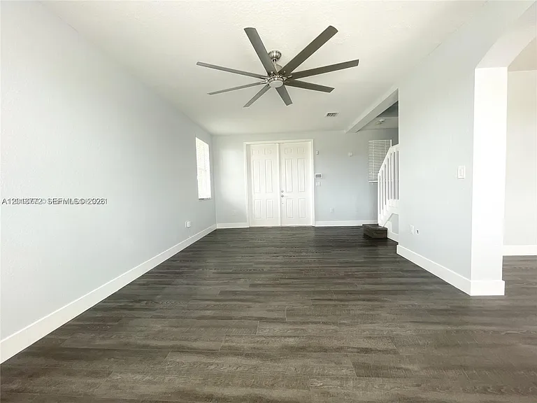 4010 NE 20th St — Photo 9