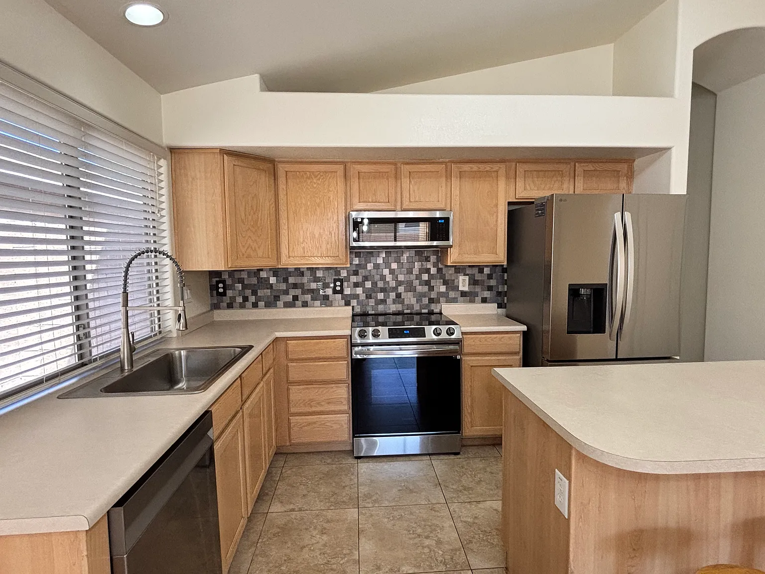 3 bed, 1670 sqft, $2,800 — Photo 4