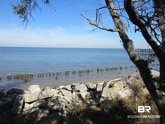 3rd image of Pleasure Point Rd