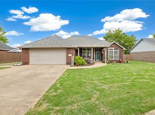 612 Westwood Ave, Prairie Grove, AR 72753