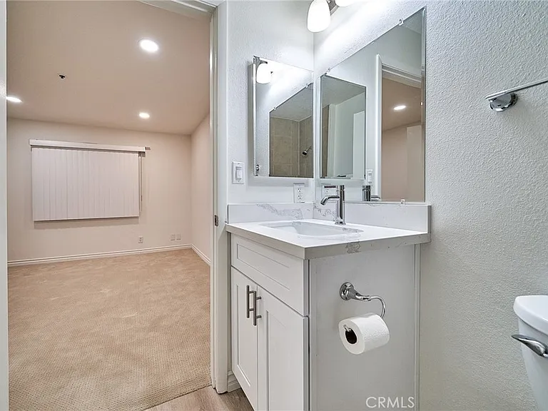 345 S Alexandria Ave #212 — Photo 11