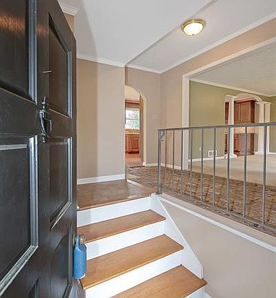 4th image of 581 Village Green Ct