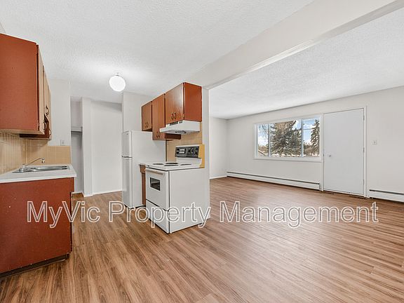 4th image of 9915 101st St