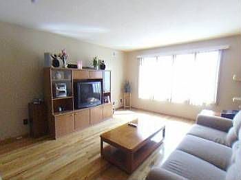 5th image of 105 Hempstead Ave