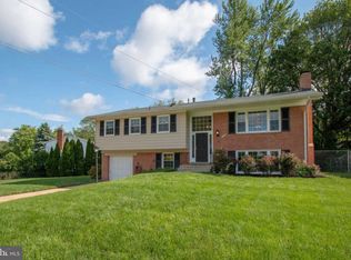 1729 Burning Tree Dr, Vienna, VA 22182