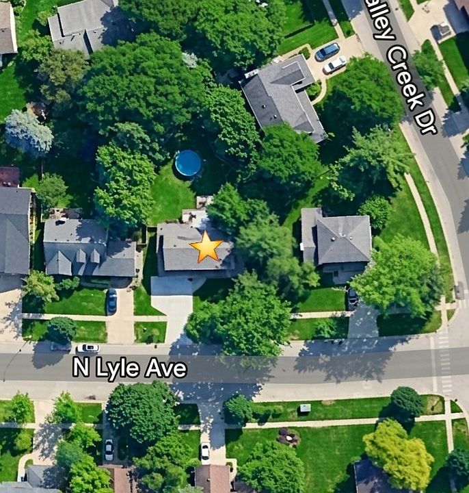 2nd image of 585 N Lyle Ave