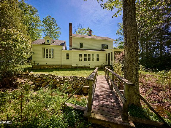 4th image of 26 E Hill Rd