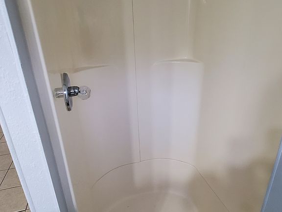 4th image of 509 W Locust St #2