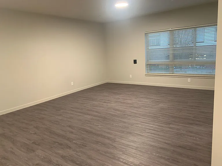 Market Village Apartments — Photo 19