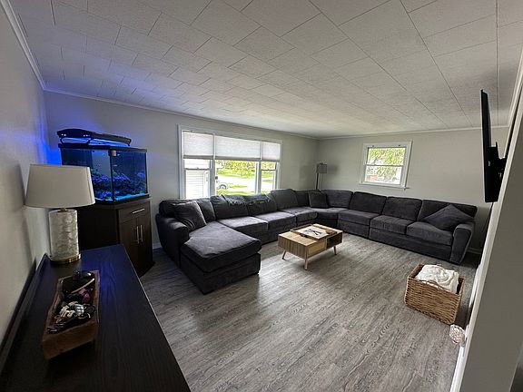 5th image of 264 Meadowlawn Rd