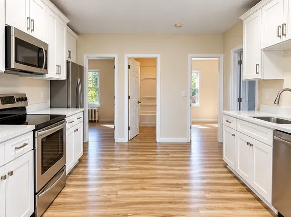 22 Colonial Rd Unit 2, Worcester, MA 01602