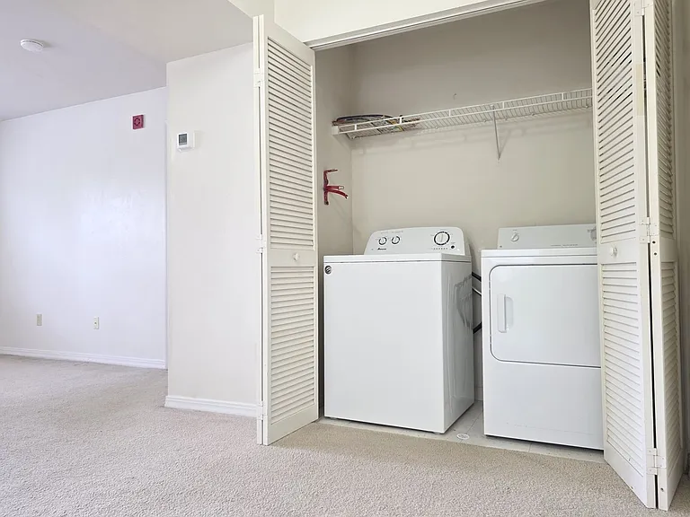 2360 SW Archer Rd #912 — Photo 8