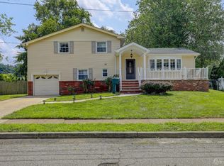4 Elmwood Pl, Old Bridge, NJ 08857