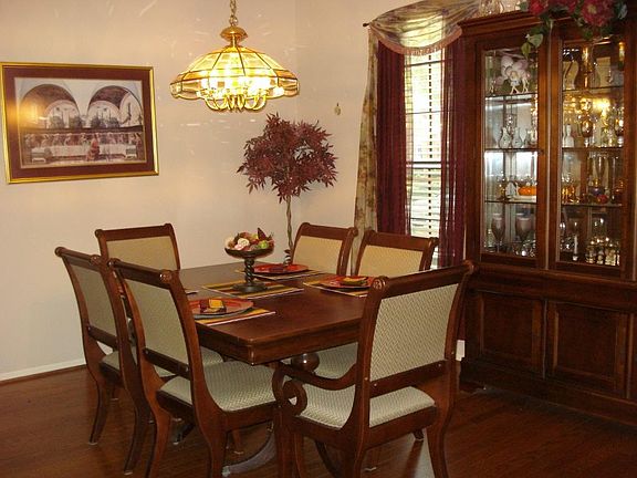 5th image of 3802 Fern River Dr