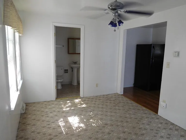 809 Pekin Ave — Photo 6