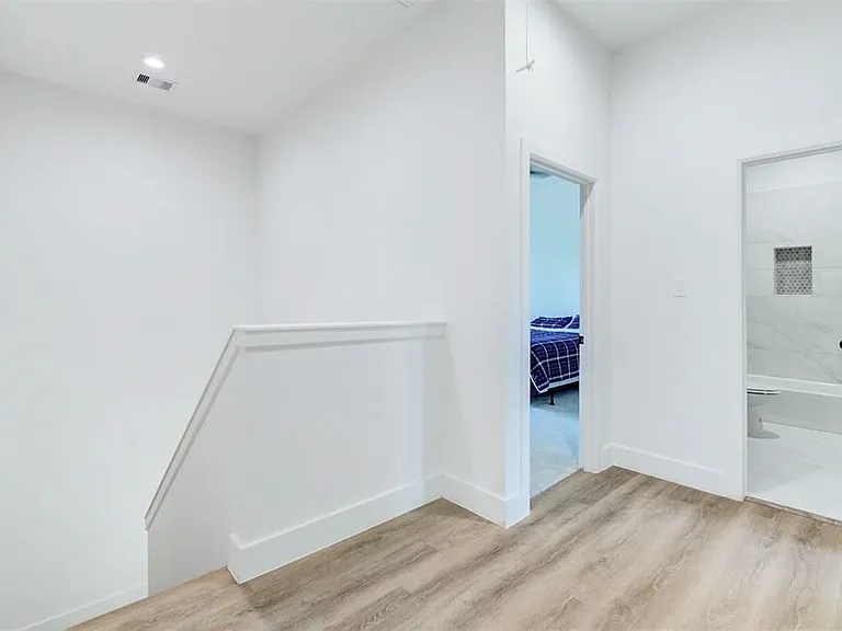 5310 Denmark St — Photo 9