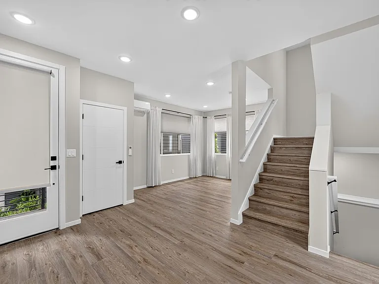 1472 21st Ave — Photo 13