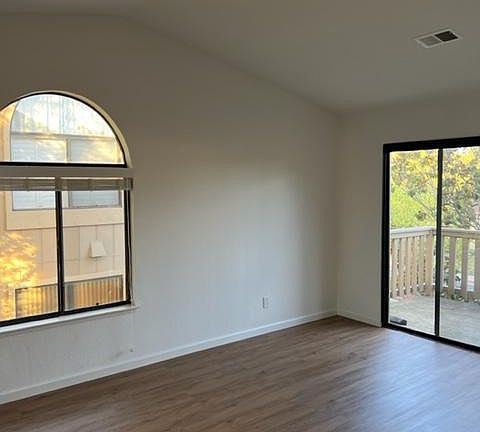 5th image of 2252 Brega Ln