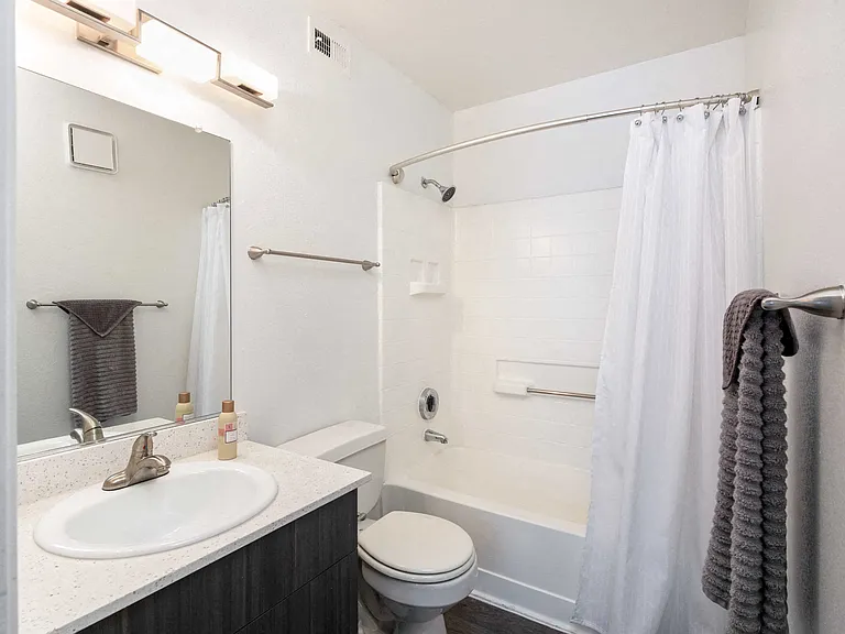 Boulevard at 4201 Apartments — Photo 38