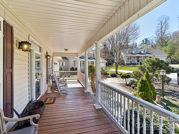 5th image of 41 Golden Pond Way