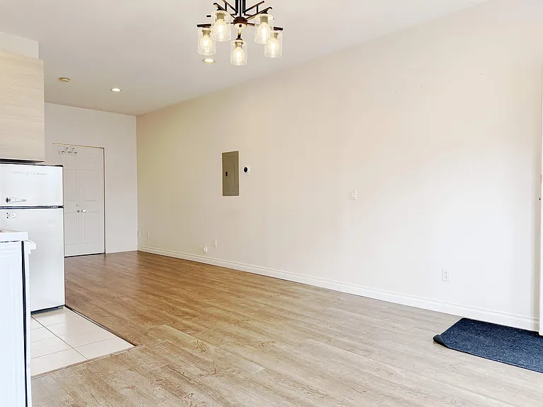 6952 Curtis St — Photo 7