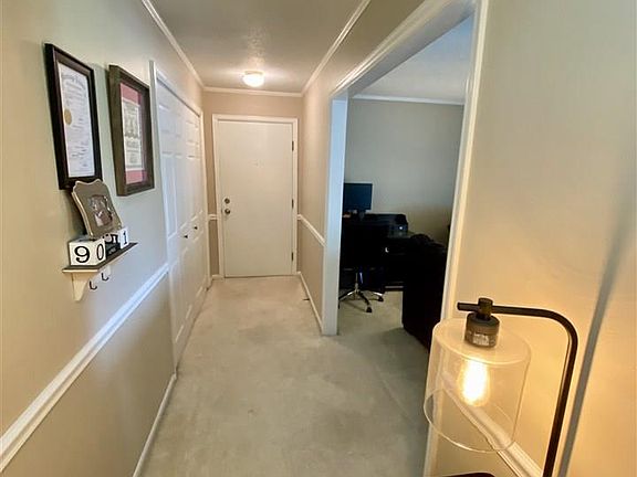4th image of 509 Belvedere Dr Unit B5