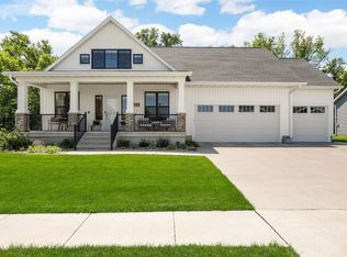 1153 Cedar Springs Dr, Marion, IA 52302