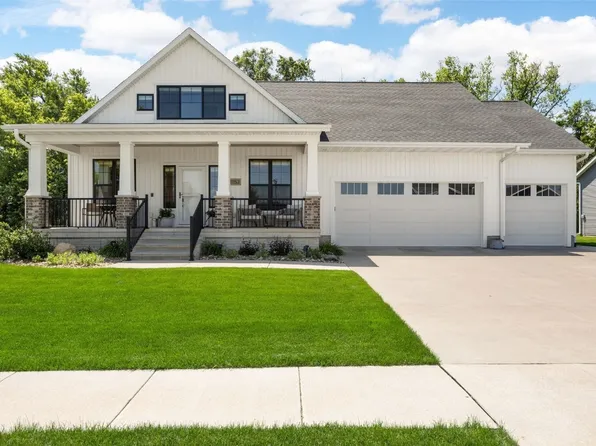 1153 Cedar Springs Dr, Marion, IA 52302