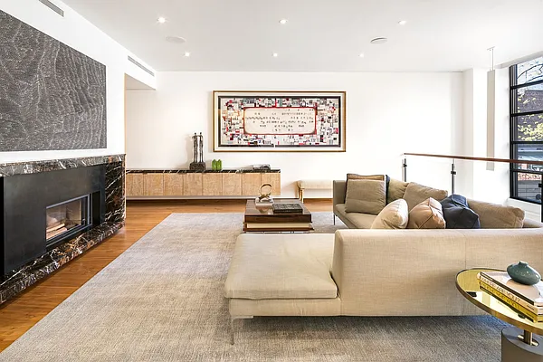 Rented by Compass | media 40